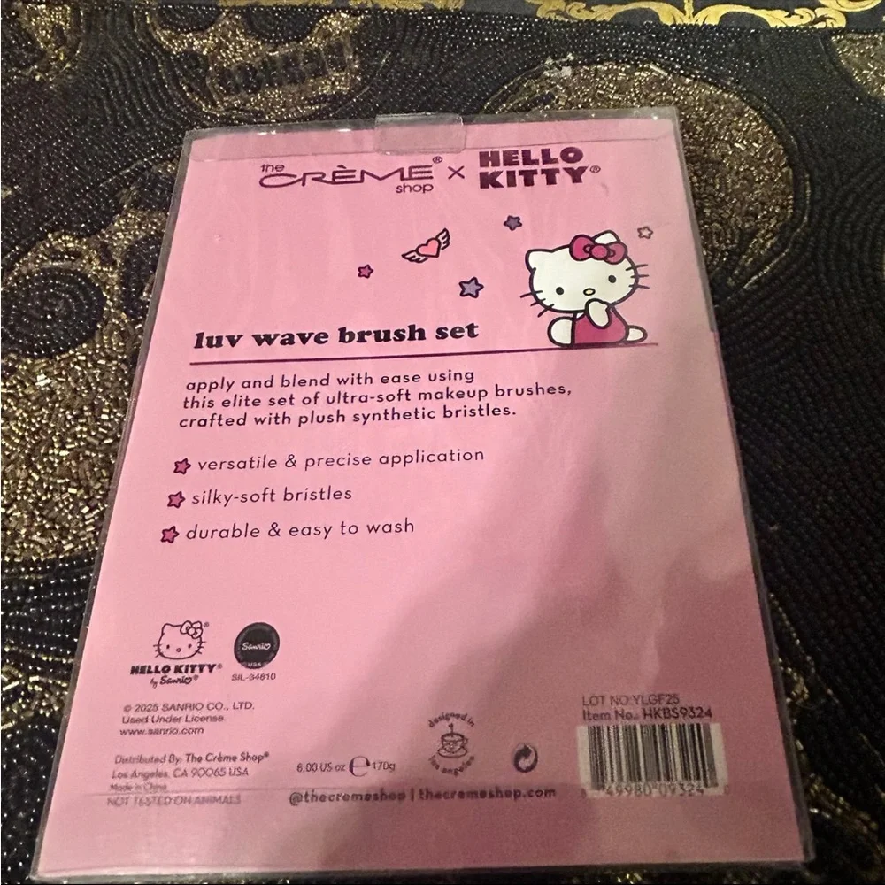 Hello Kitty X the Creme shop limited edition five piece makeup brush set